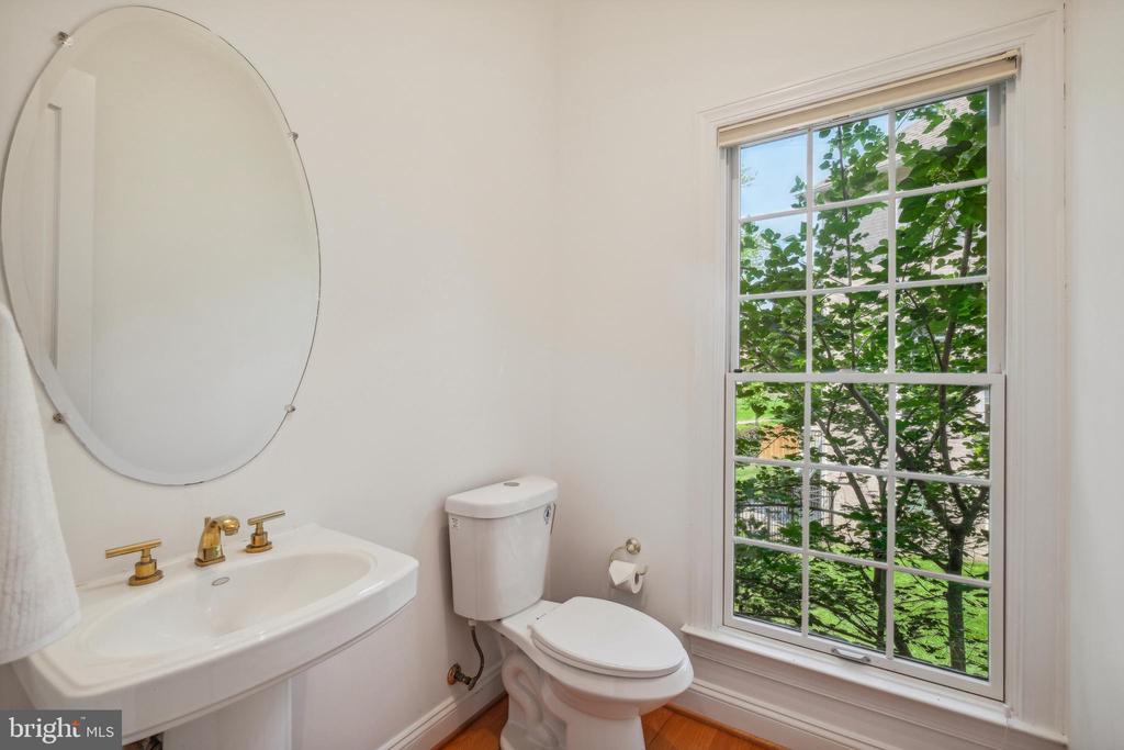 7909 Paloma Ct