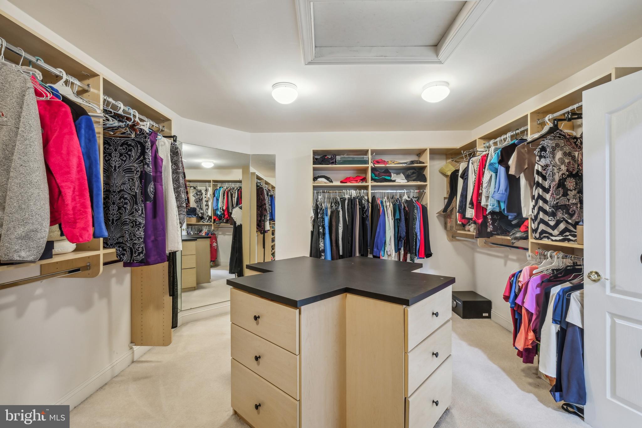 7909 Paloma Ct