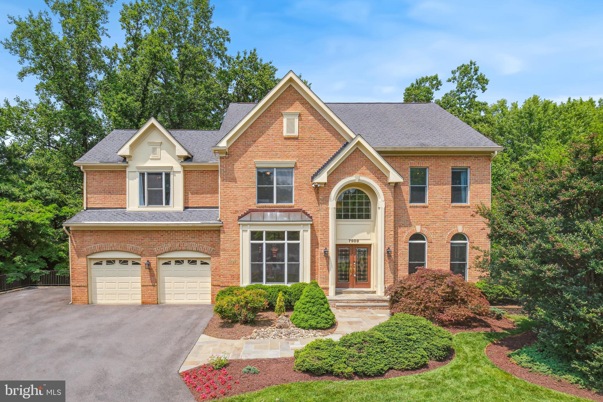 7909 Paloma Ct