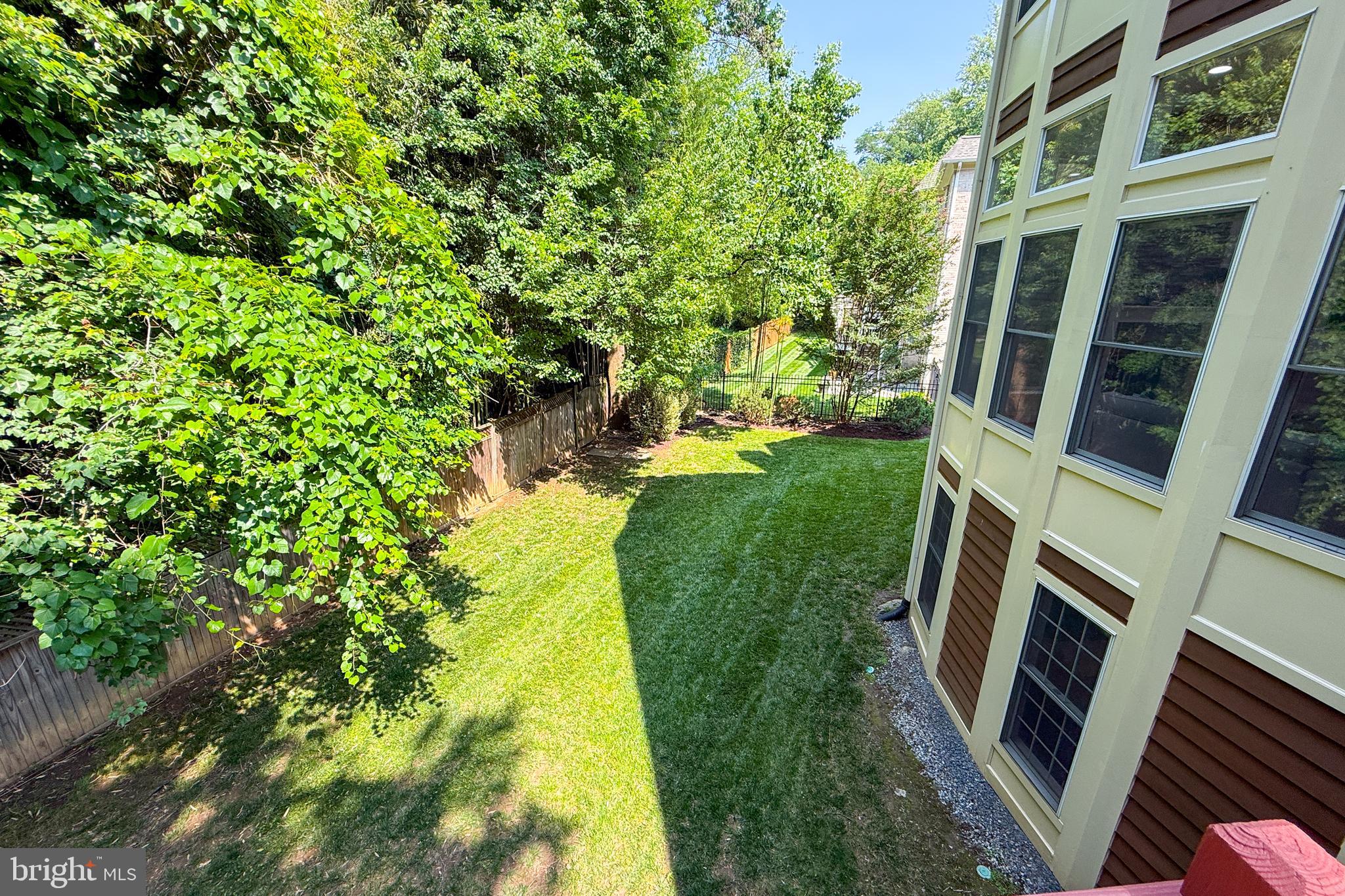 7909 Paloma Ct