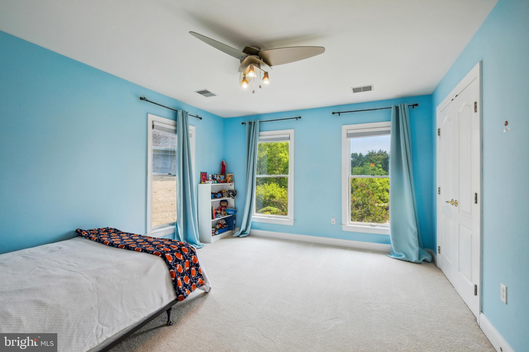 7909 Paloma Ct