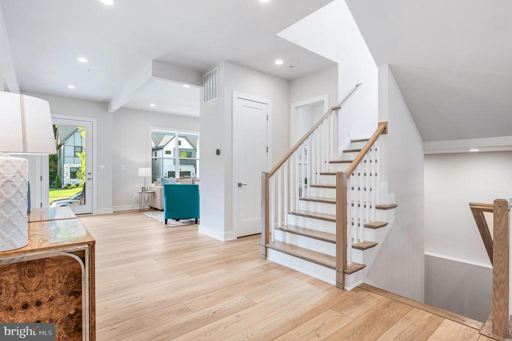 6908 GREYSWOOD ROAD