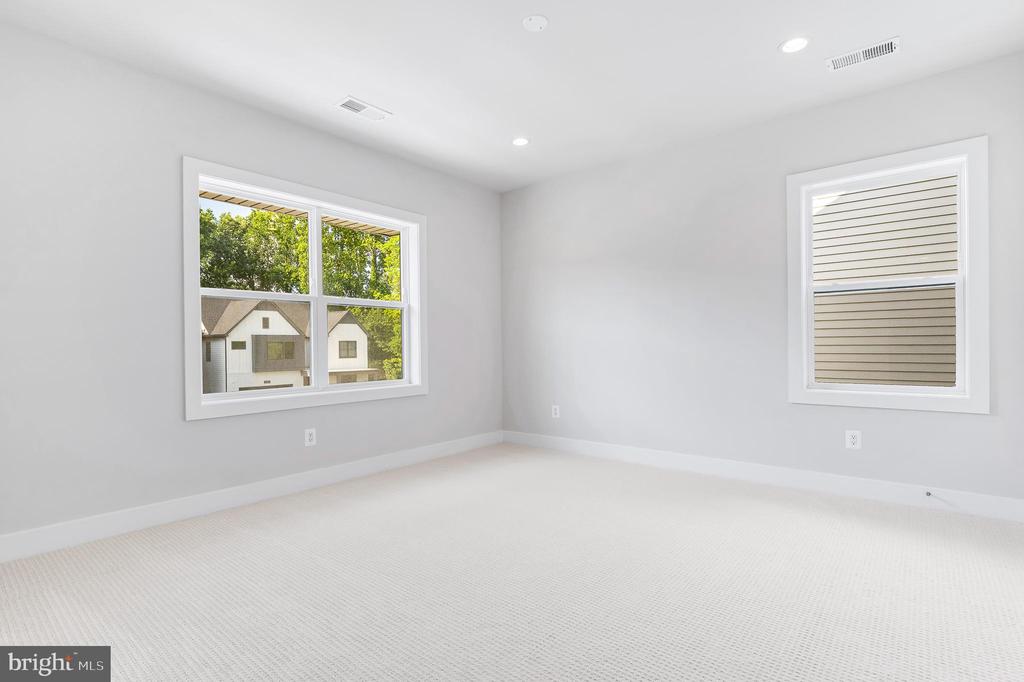 6908 GREYSWOOD ROAD