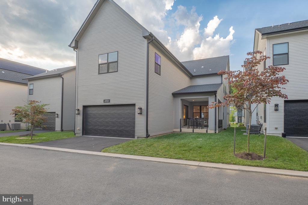 6908 GREYSWOOD ROAD