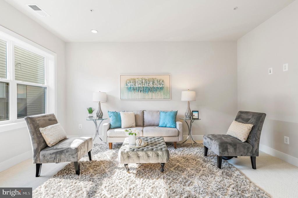 6908 GREYSWOOD ROAD