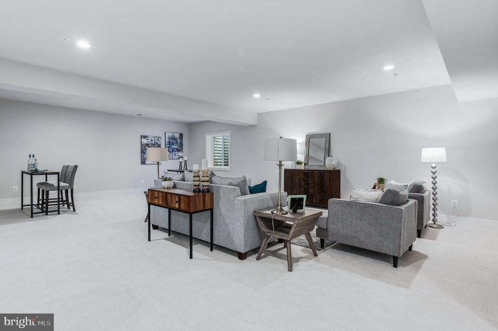 6908 GREYSWOOD ROAD