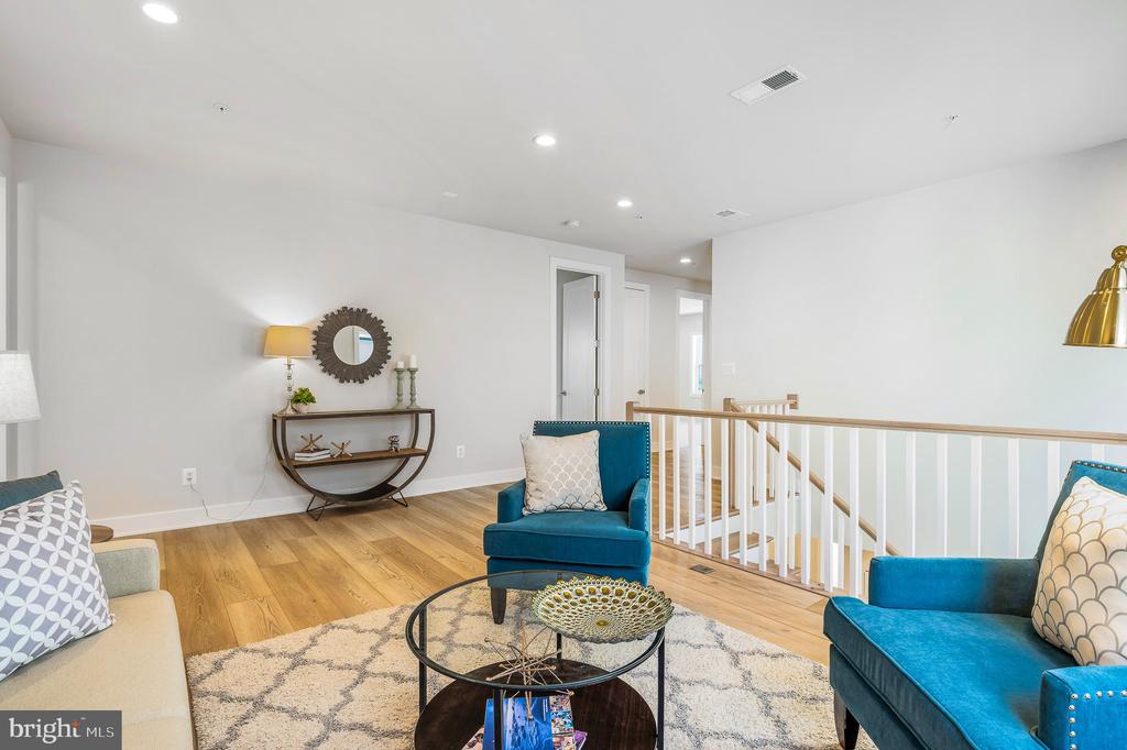 6908 GREYSWOOD ROAD