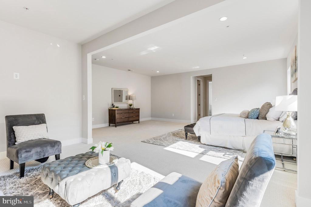 6908 GREYSWOOD ROAD
