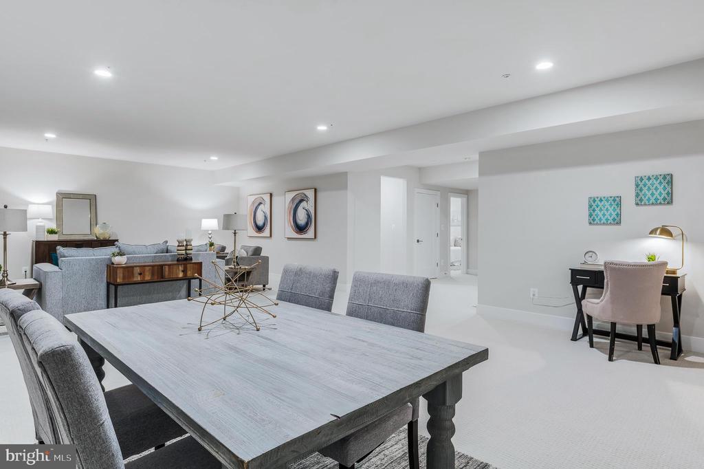 6908 GREYSWOOD ROAD