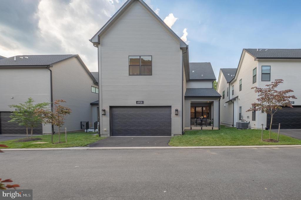 6908 GREYSWOOD ROAD