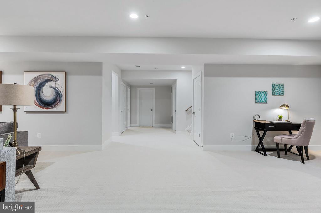 6908 GREYSWOOD ROAD