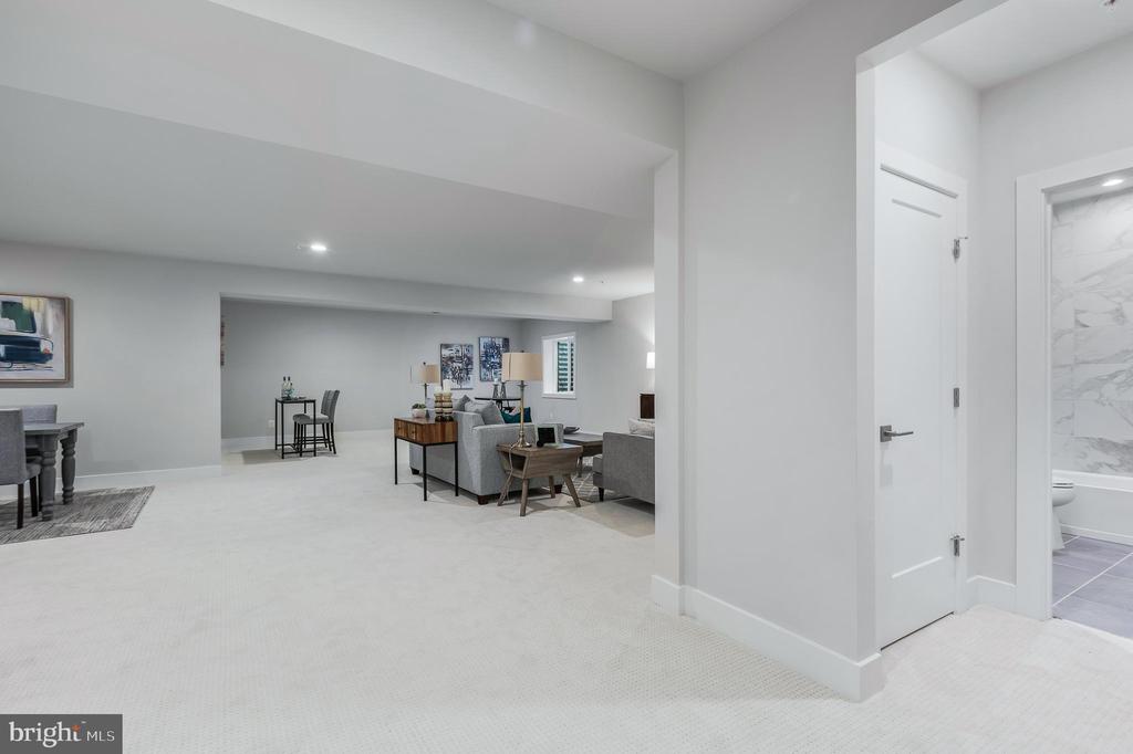 6908 GREYSWOOD ROAD