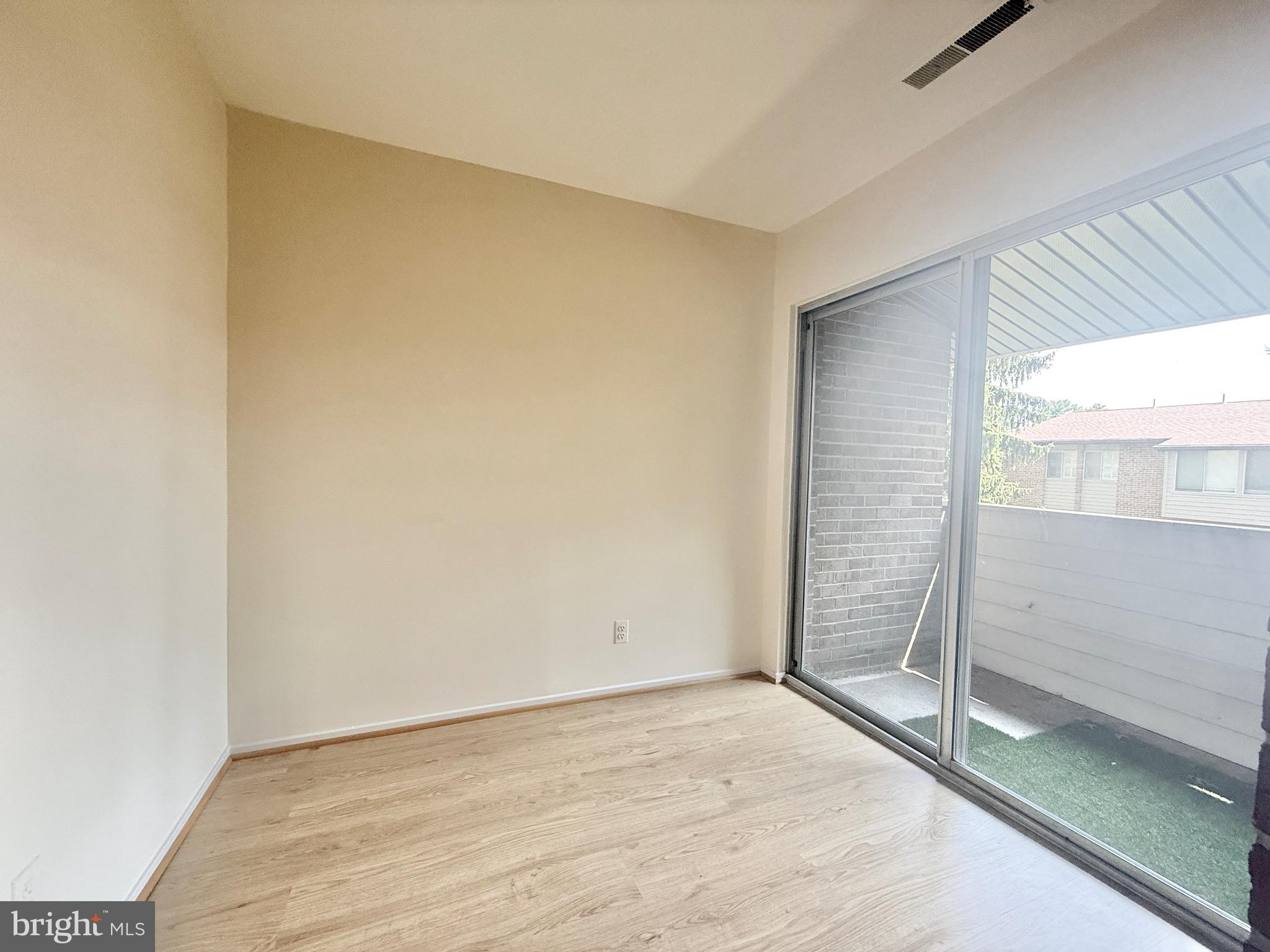 19319 Club House Rd #301