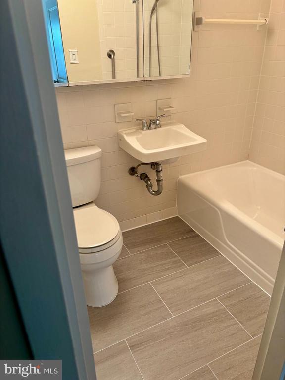 3535 CHEVY CHASE LAKE DR #210