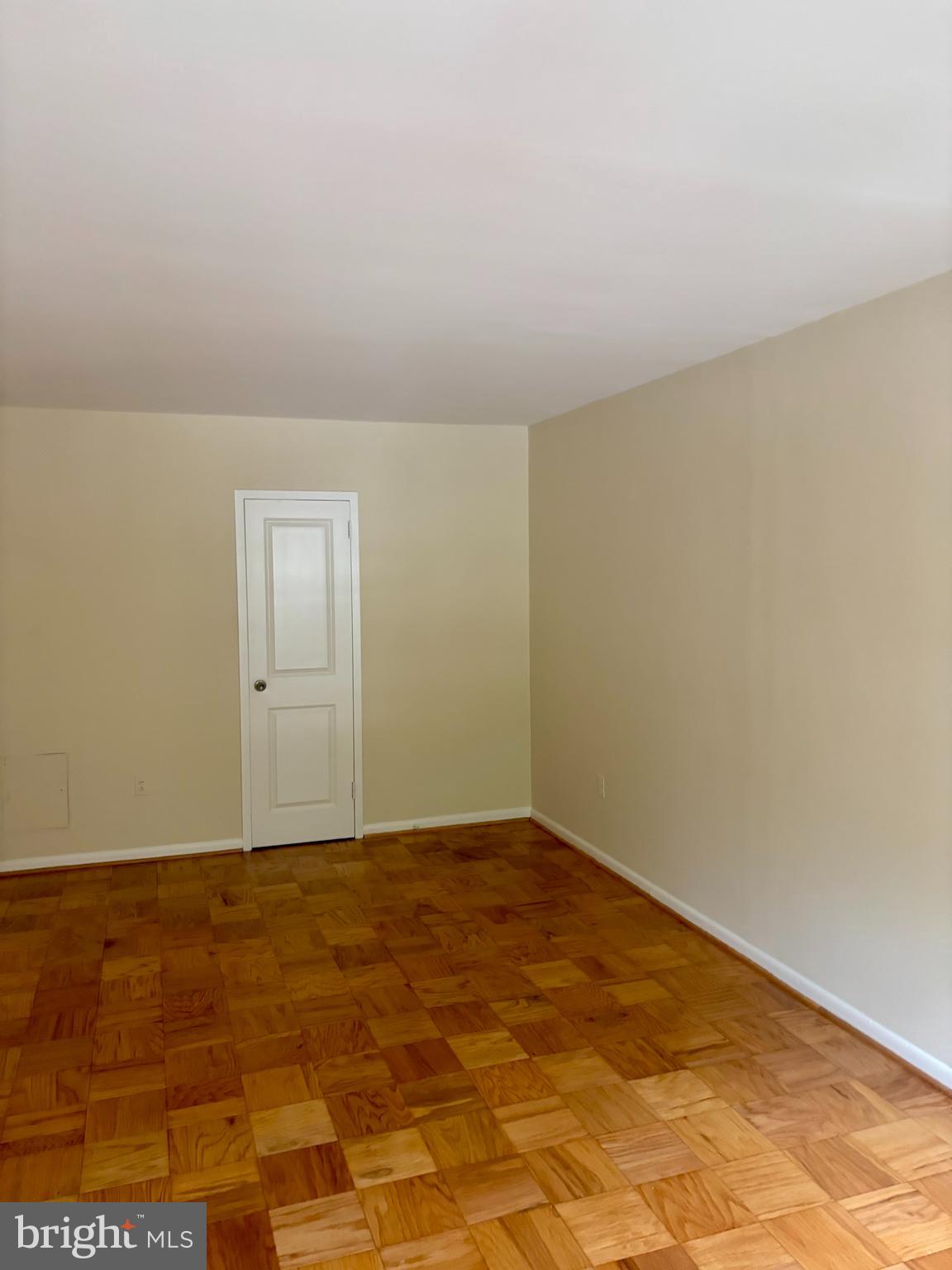 3535 CHEVY CHASE LAKE DR #210