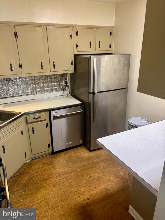 3535 CHEVY CHASE LAKE DR #210
