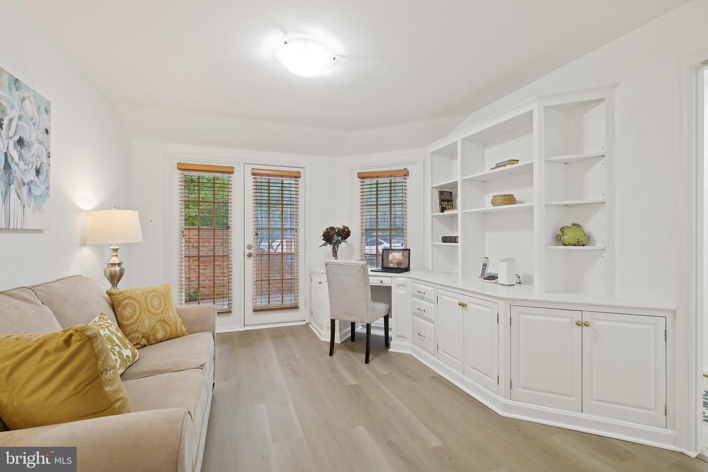 5 Luxberry Ct #2