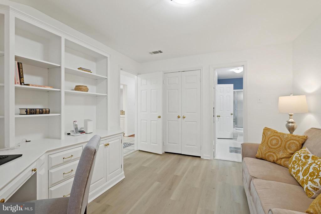 5 Luxberry Ct #2