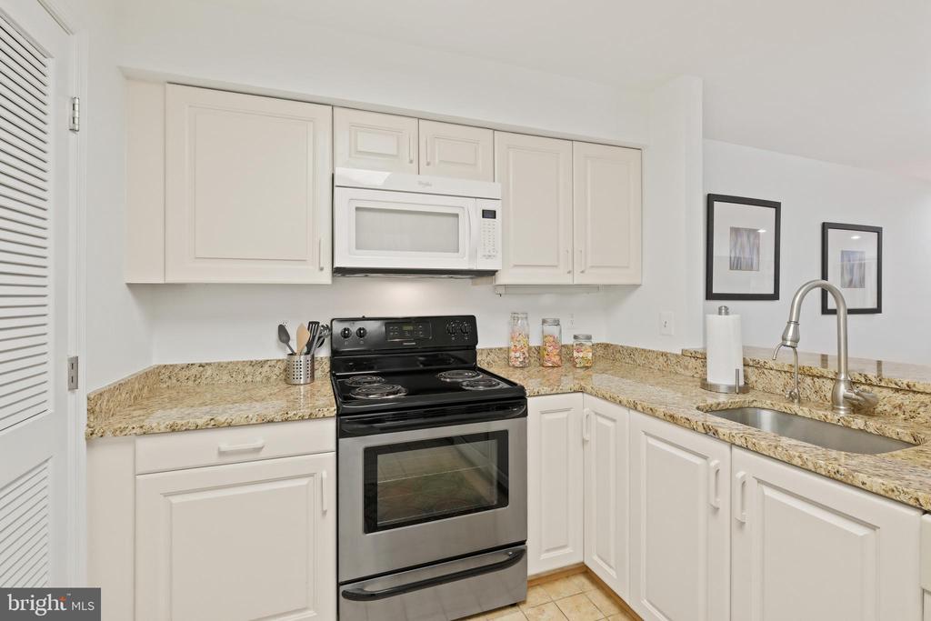 5 Luxberry Ct #2