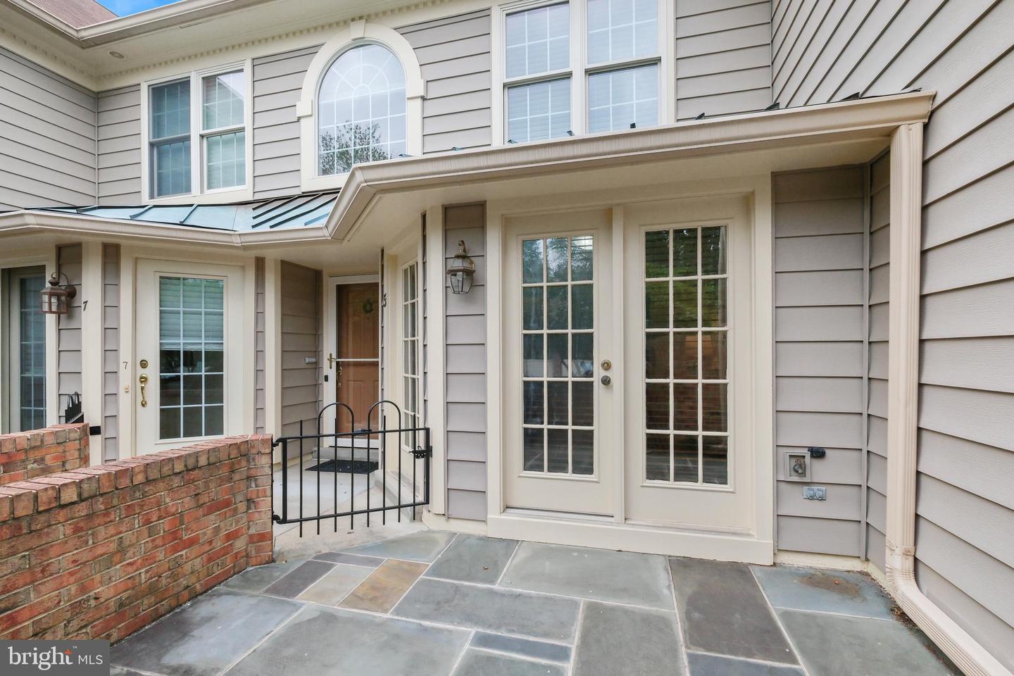 5 Luxberry Ct #2