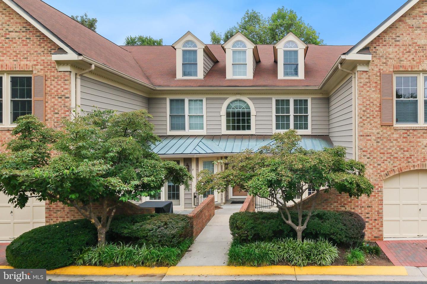 5 Luxberry Ct #2