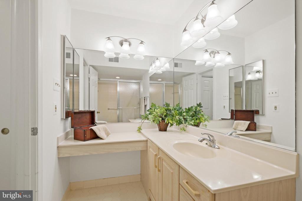 5 Luxberry Ct #2