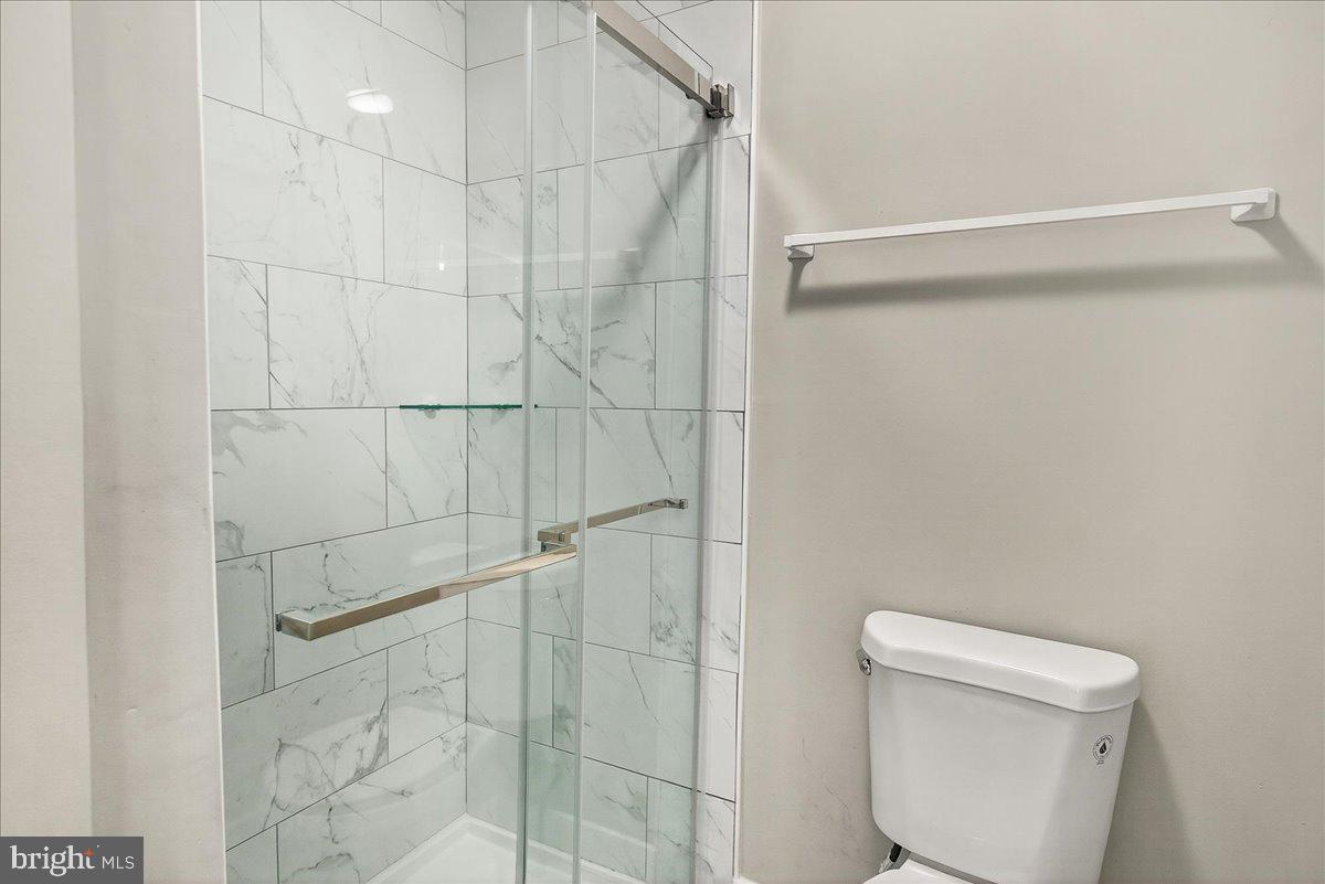 9865 LAKE SHORE DRIVE