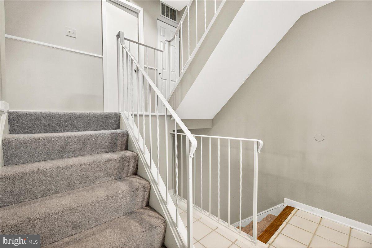 9865 LAKE SHORE DRIVE