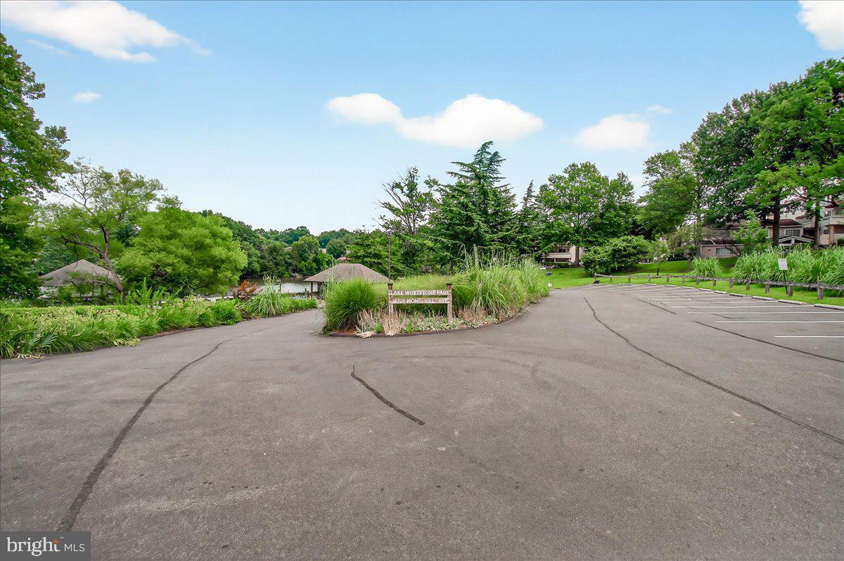 9865 LAKE SHORE DRIVE