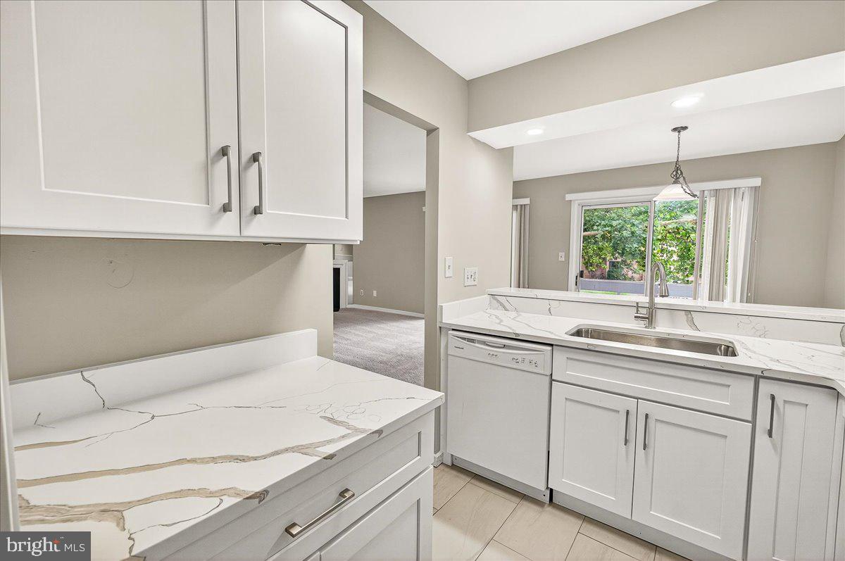 9865 LAKE SHORE DRIVE