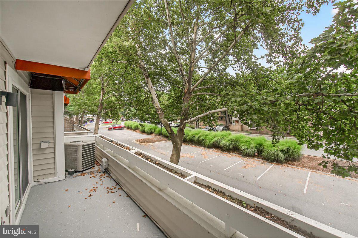 9865 LAKE SHORE DRIVE