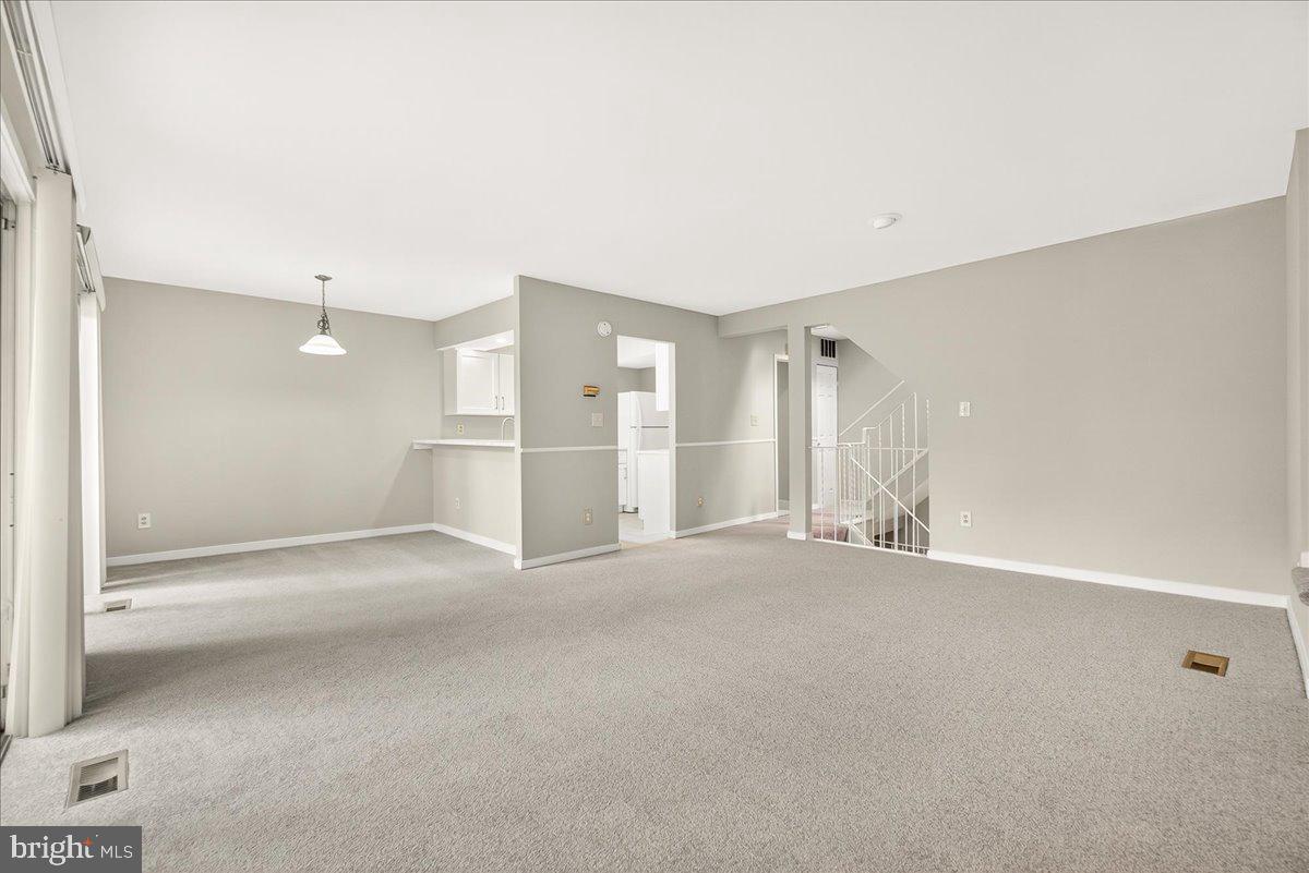 9865 LAKE SHORE DRIVE