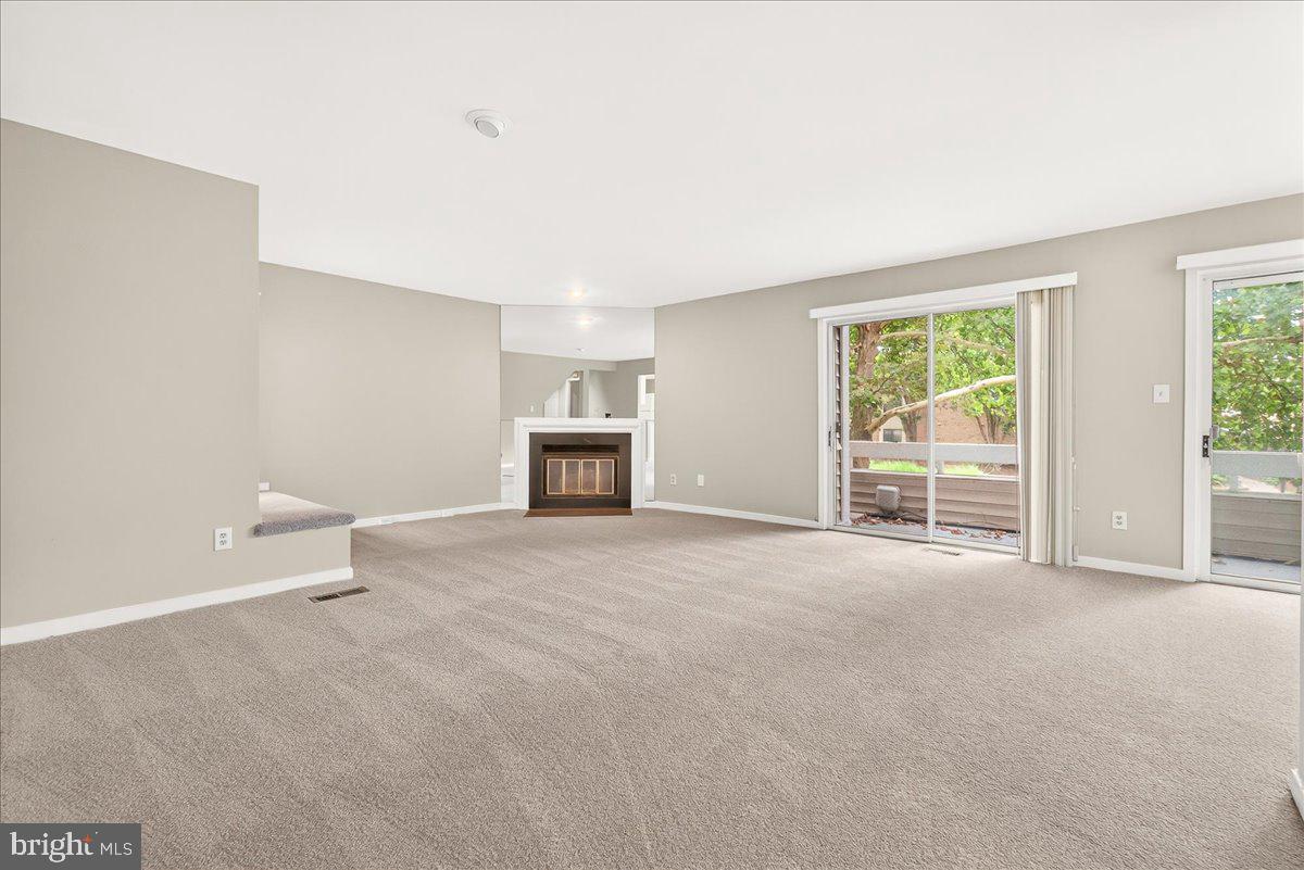 9865 LAKE SHORE DRIVE