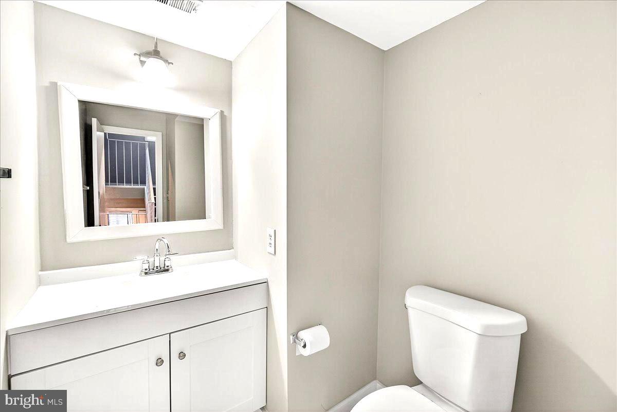 9865 LAKE SHORE DRIVE