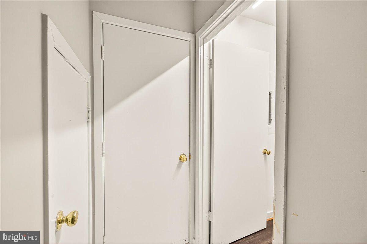 9865 LAKE SHORE DRIVE