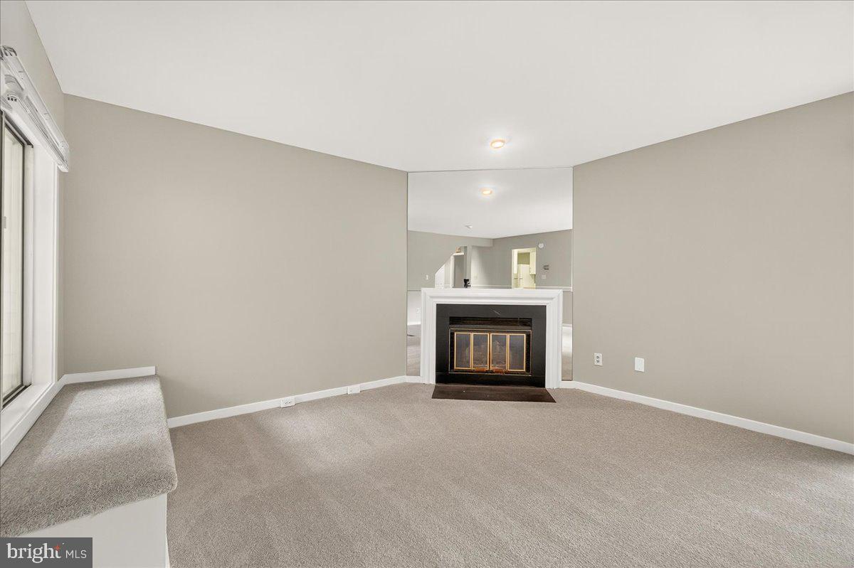 9865 LAKE SHORE DRIVE