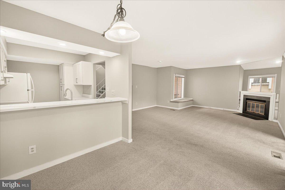 9865 LAKE SHORE DRIVE