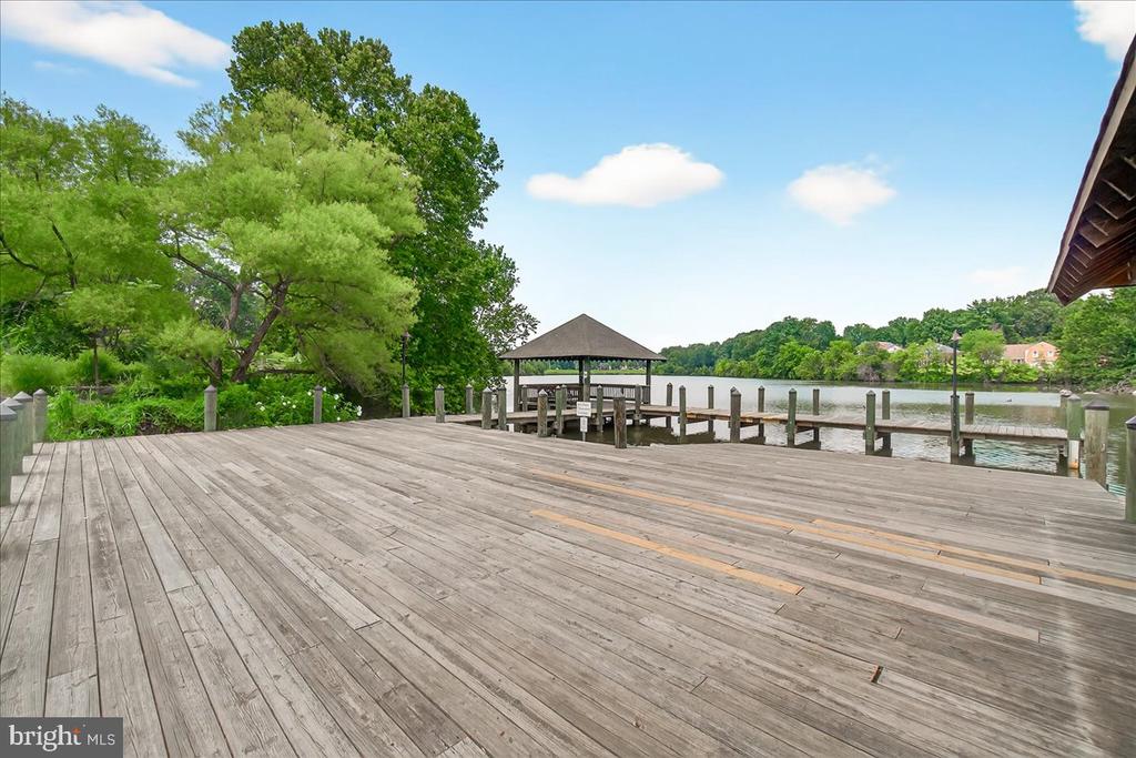 9865 LAKE SHORE DRIVE
