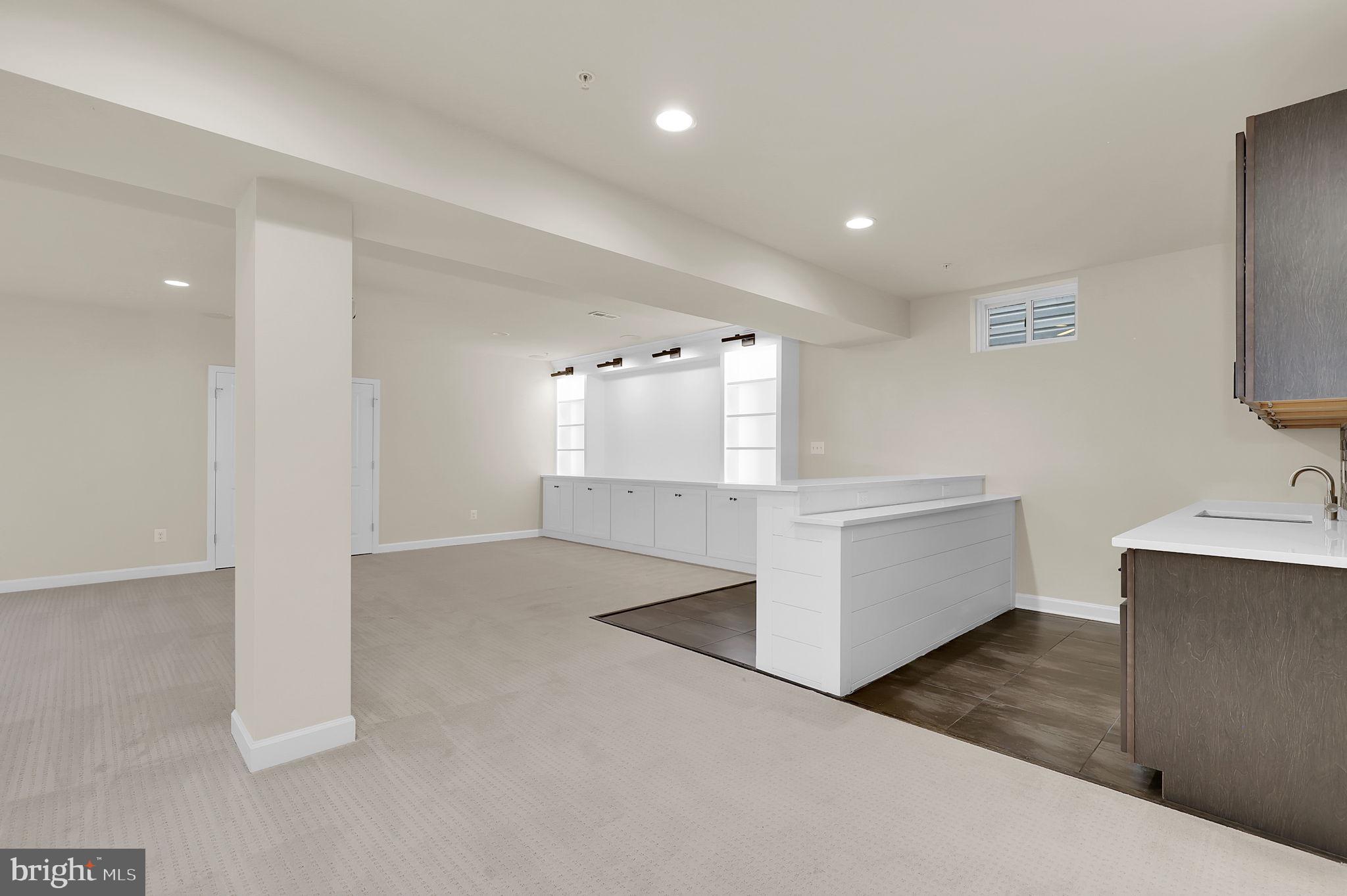 22829 BROADWAY AVENUE