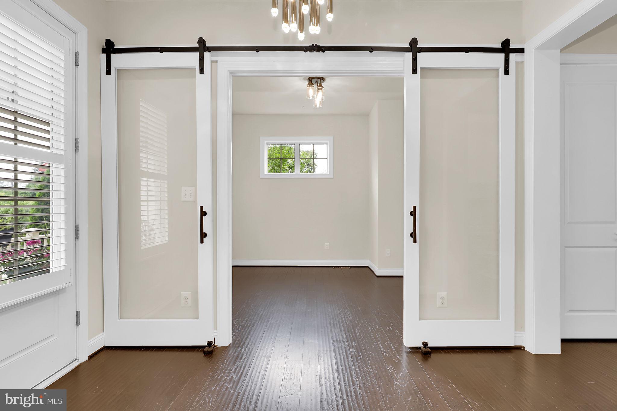 22829 BROADWAY AVENUE