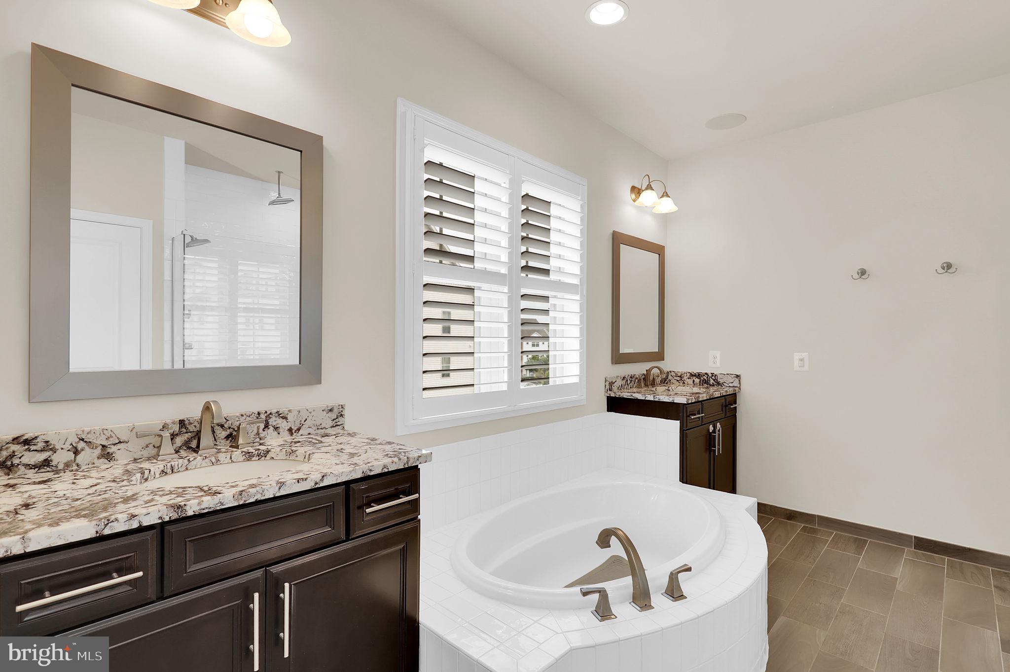 22829 BROADWAY AVENUE