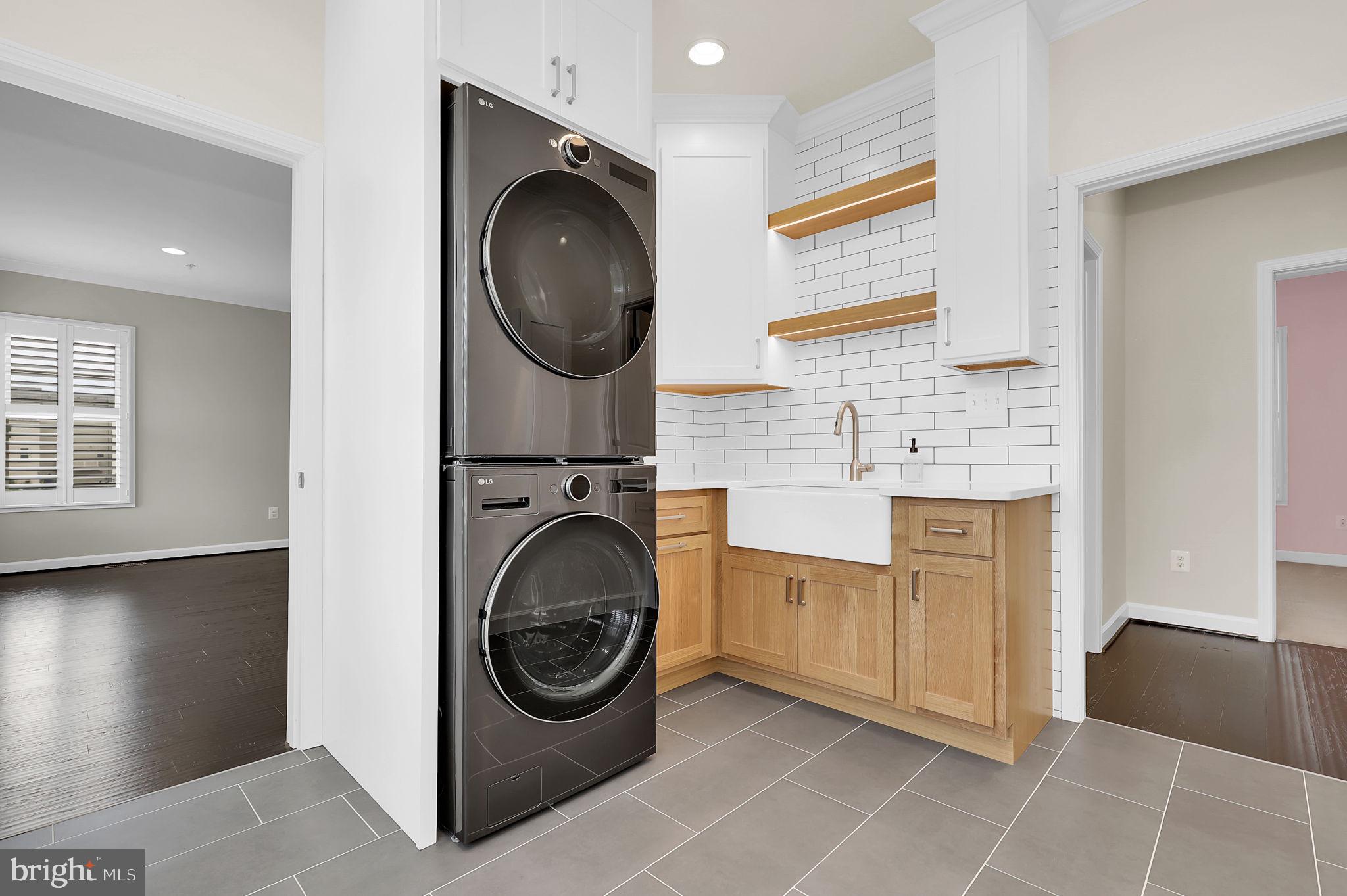 22829 BROADWAY AVENUE