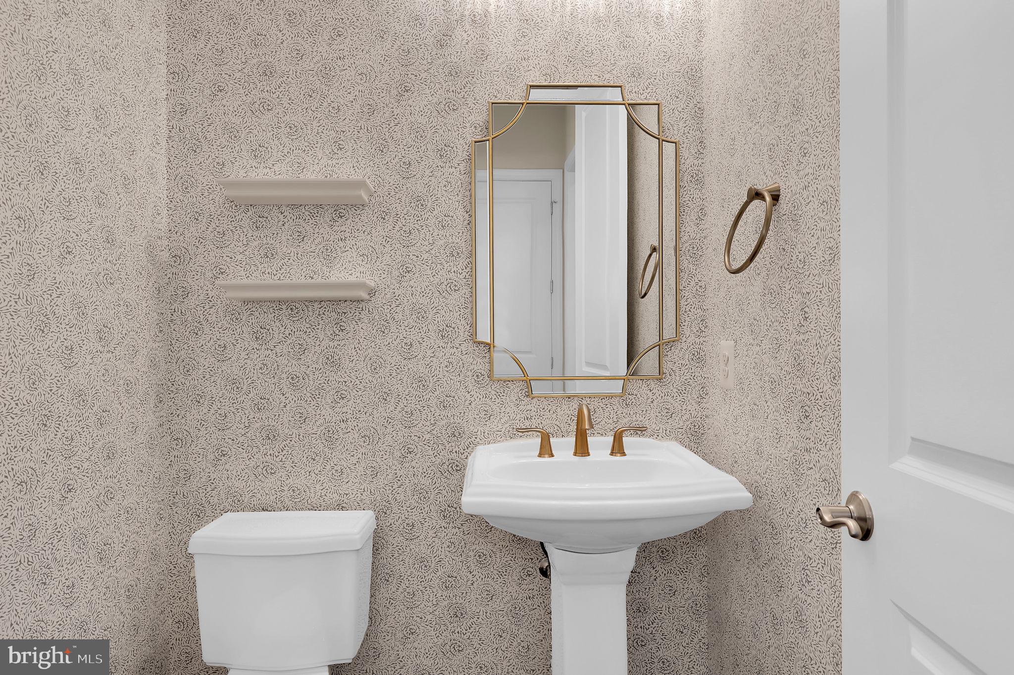 22829 BROADWAY AVENUE