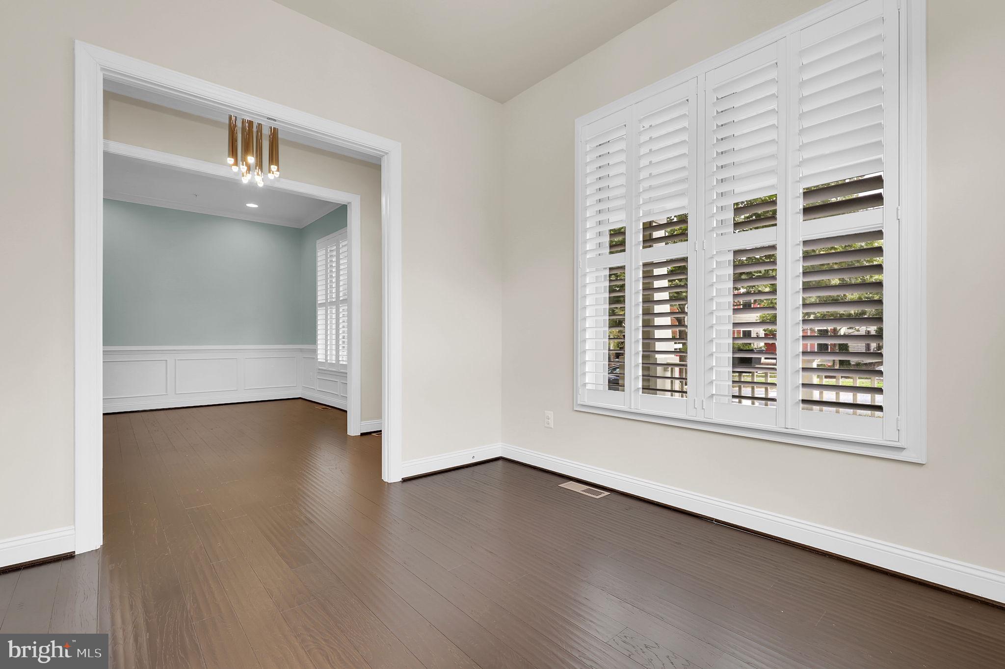 22829 BROADWAY AVENUE