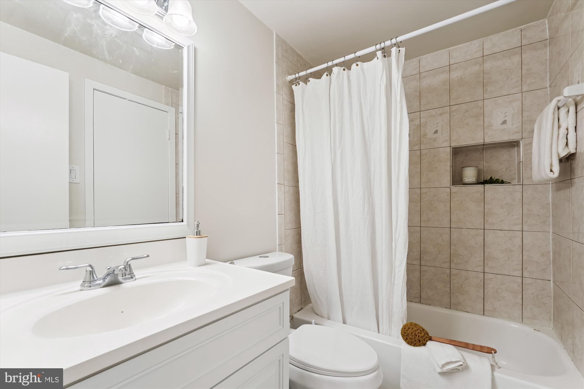 9731 HELLINGLY PLACE 37