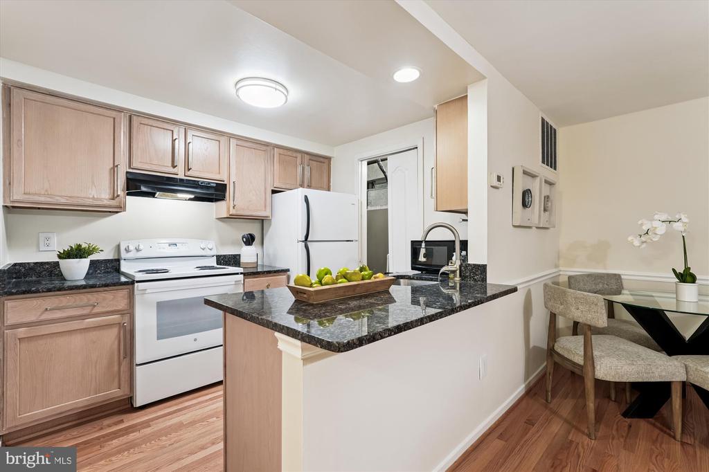 9731 HELLINGLY PLACE 37