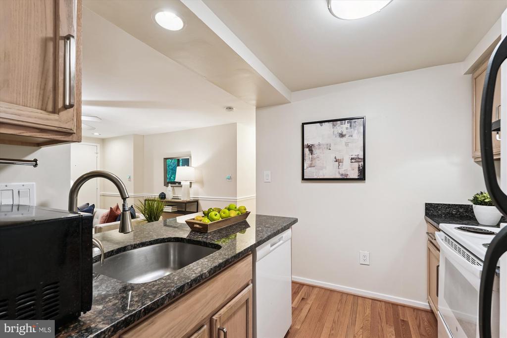 9731 HELLINGLY PLACE 37