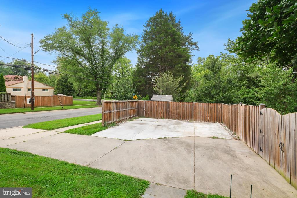 11513 Ashley Dr