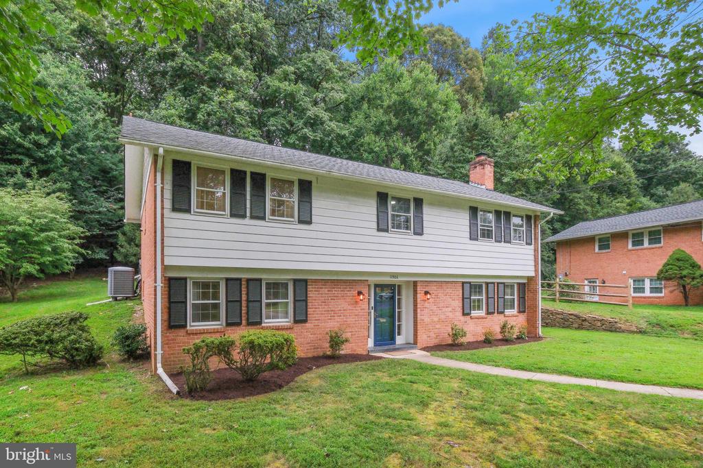 11506 STONEWOOD LANE