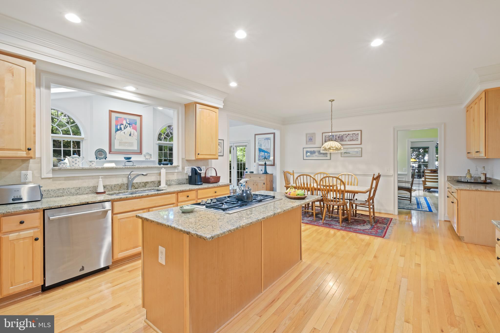 10405 SANDRINGHAM COURT